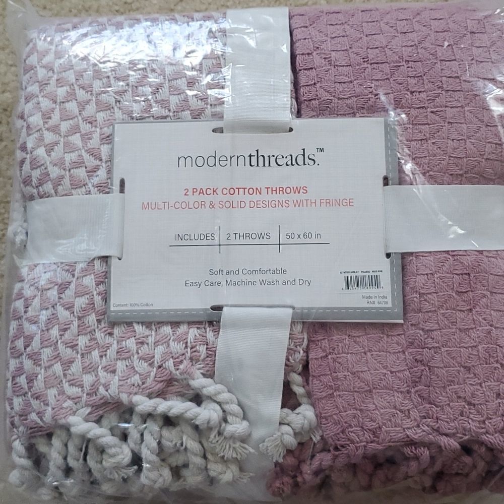 MODERNTHREADS Set of 2 Throws - Picture 2 of 6